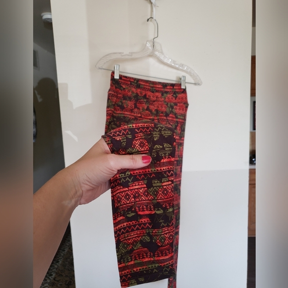 NWOT lularoe firery Alpine lake house leggings - Picture 8 of 11